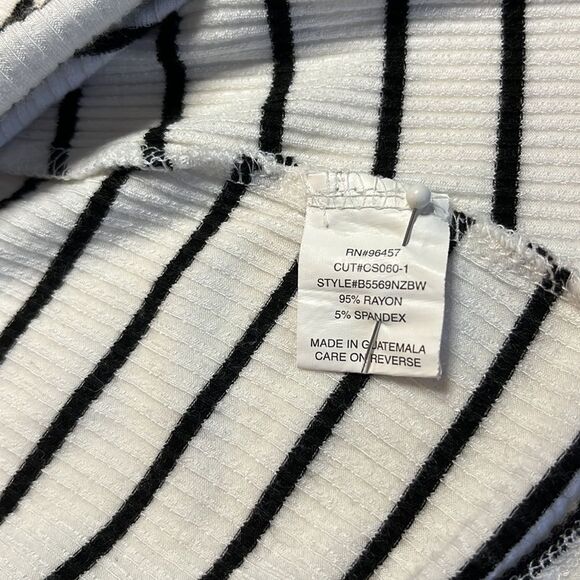 Eyeshadow black and white striped short sleeve scoopneck a-line top SZ 1X - Picture 8 of 11
